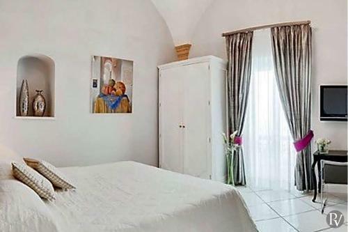Praiano Villa Sleeps 10 Air Con Wifi