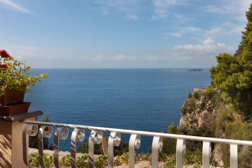 Praiano Villa Sleeps 6 Pool Air Con Wifi