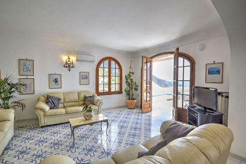 Praiano Villa Sleeps 10 Pool Air Con Wifi