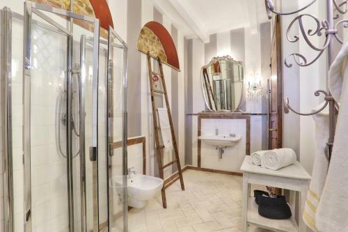 Pillo Villa Sleeps 12 With Pool And Air Con