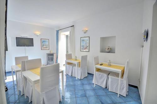 Ravello Villa Sleeps 10 Pool Air Con Wifi