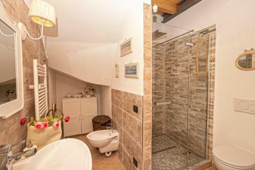 Villa Homes In Genoa - Charming Cottage
