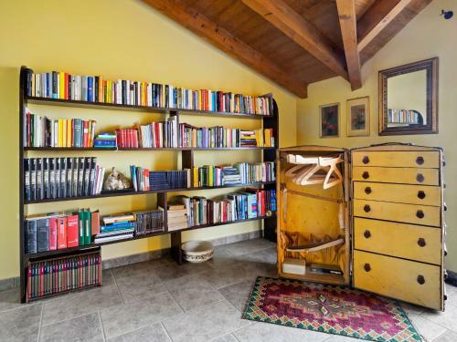 Secluded Apartment In Romagnano Sesia With Balcony