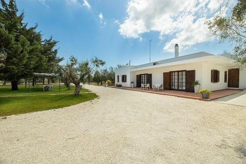Sanarica Villa Sleeps 12 With Pool And Air Con