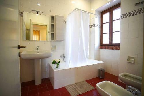 Sanarica Villa Sleeps 12 With Pool And Air Con