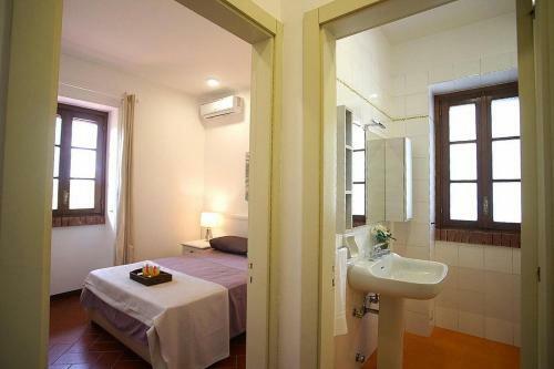 Sanarica Villa Sleeps 12 With Pool And Air Con