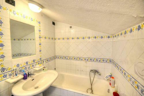 Sant'agata Sui Due Golfi Villa Sleeps 12 Air Con