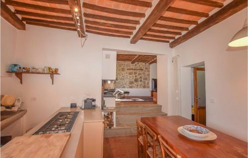 Nice Apartment In Santa Fiora W/ 3 Bedrooms