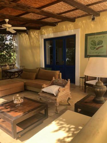 Villa Il Carrubo - Elegante, Con Piscina E Splendida Vista Sul Mare