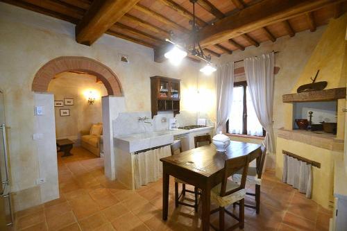 Ellerone Villa Sleeps 24 Pool Air Con Wifi