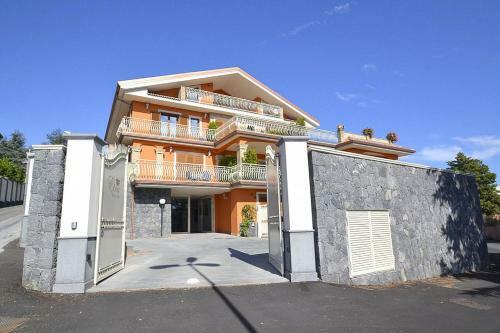 Trecastagni Villa Sleeps 4 Air Con Wifi