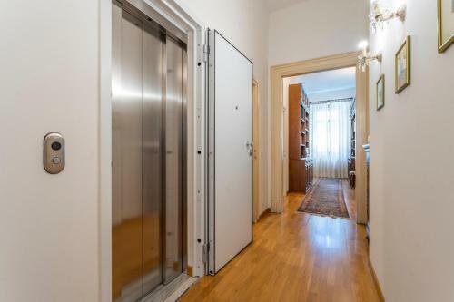 Apartamento Castello & Piazza Della Libert� Olimpia Elegant Flat