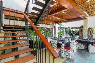Hotel Aleesha Villas & Deluxe Suites