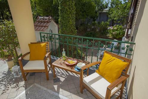 Vico Equense Apartment Sleeps 4 Air Con