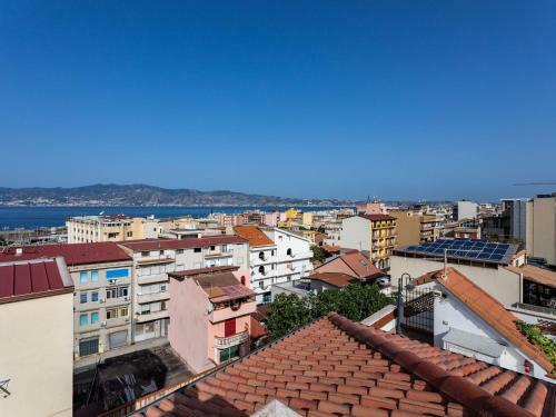 Independent Villa Overlooking The Strait Of Messina