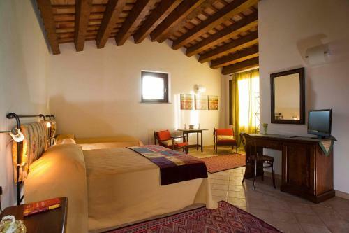 Passo Casale Villa Sleeps 16 Pool Air Con Wifi