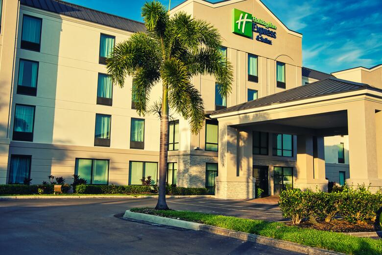 Holiday Inn Express Hotel & Suites Oldsmar