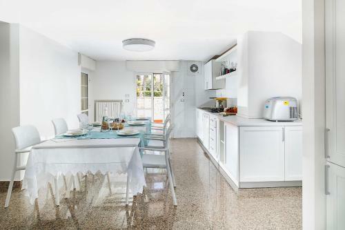 Marina Di Modica Villa Sleeps 18 Pool Air Con Wifi