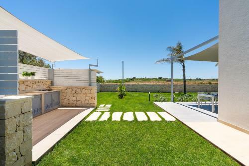 Reitani Villa Sleeps 7 With Pool And Air Con