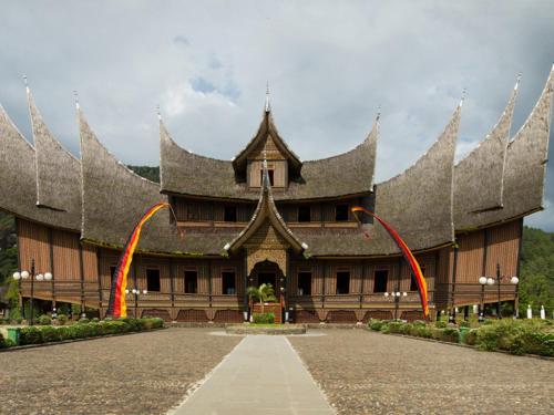 The Hills Bukittinggi Hotel & Convention