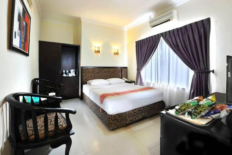 Gaja Hotel