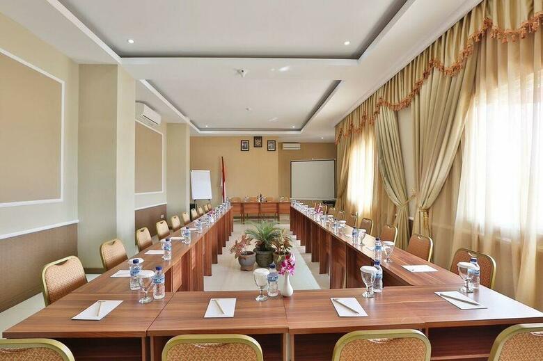 Rivavi Fashion Hotel