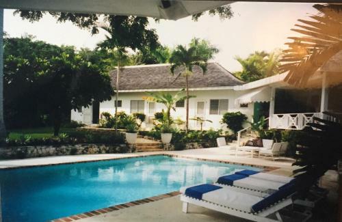 Impeccable 3-bed Villa In Montego Bay