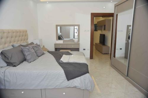 Amazing One Bedroom Apartment In Amman Elwebdah 4
