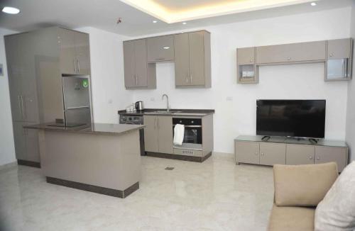 Amazing One Bedroom Apartment In Amman Elwebdah 12