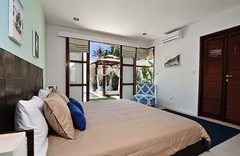 Villa Arama Riverside