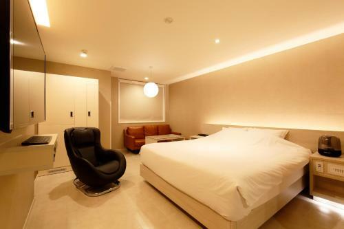 Knows Hotel