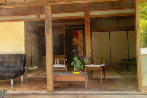 1st Floor 6 Tatami Floor � 2 + Wide Edge