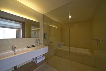 Hotel Grand Zuri Kuta Bali