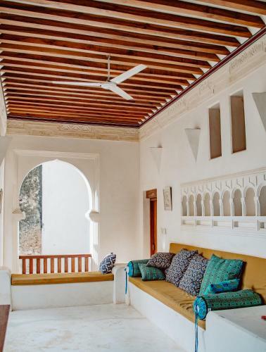 Oneway House Lamu Seaview Rooftop & Pool