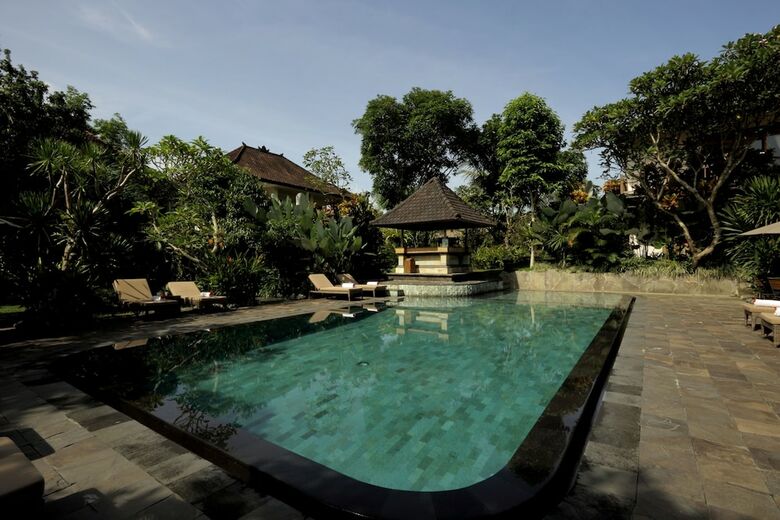 Hotel Sri Ratih Cottages