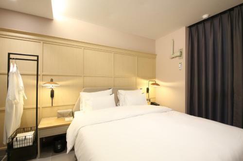 Motel Brown Dot Hotel Sajik Stadium