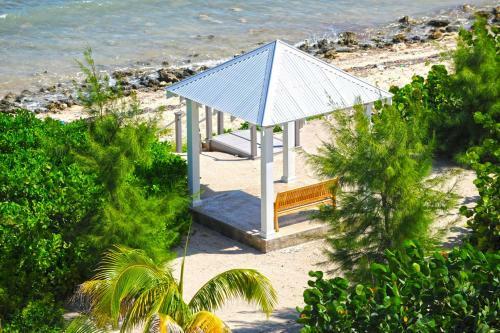 Mango Cottage By Grand Cayman Villas
