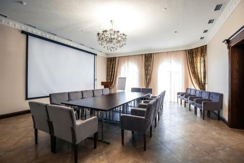 Alanda Hotel