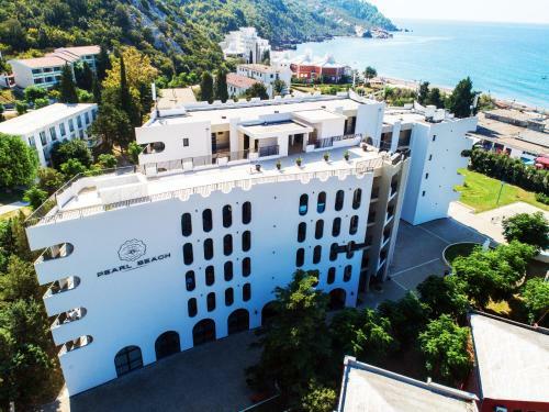 Pearl Beach Hotel & Resort