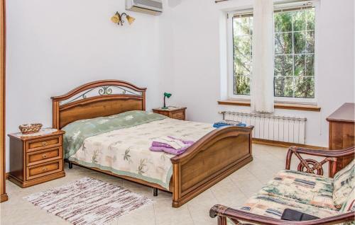 Seven-bedroom Holiday Home In Zanjic