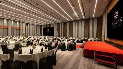 Zealax Hotel & Residence