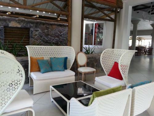 Hotel Le Peninsula Bay Beach Resort & Spa