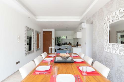 2 Joined Apartments Marvelous Rooftop Pool And Spectacular Ocean View