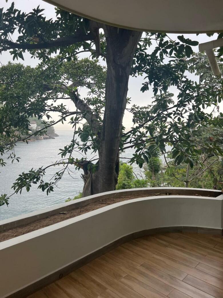 Ocean Frontage Cottage