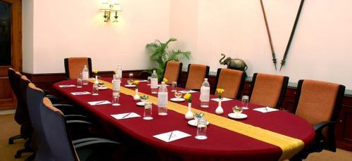 Hotel Welcome Heritage Noor-us-sabah Palace