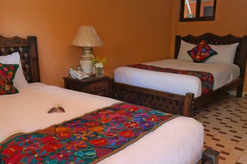 Camino Mexicano Hotel & Resort