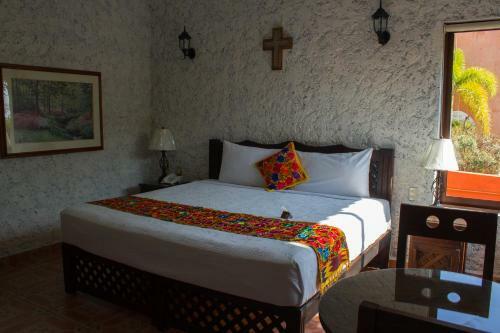 Camino Mexicano Hotel & Resort