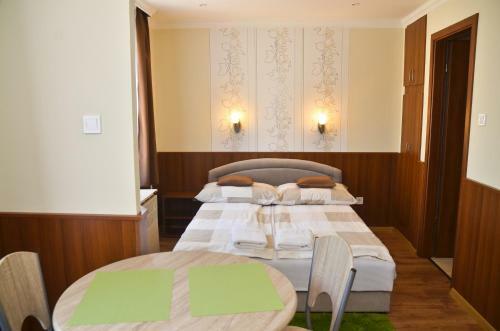 Albergue M�dia Panzi� �s Apartmanh�z