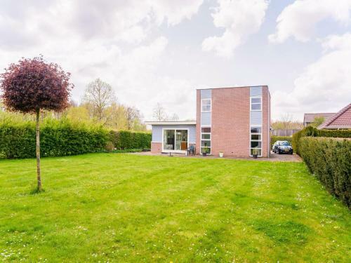 Peaceful Holiday Home In Zeewolde With Garden