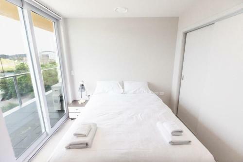 Large Four Bdr Apartment - Walk To Mallstadium